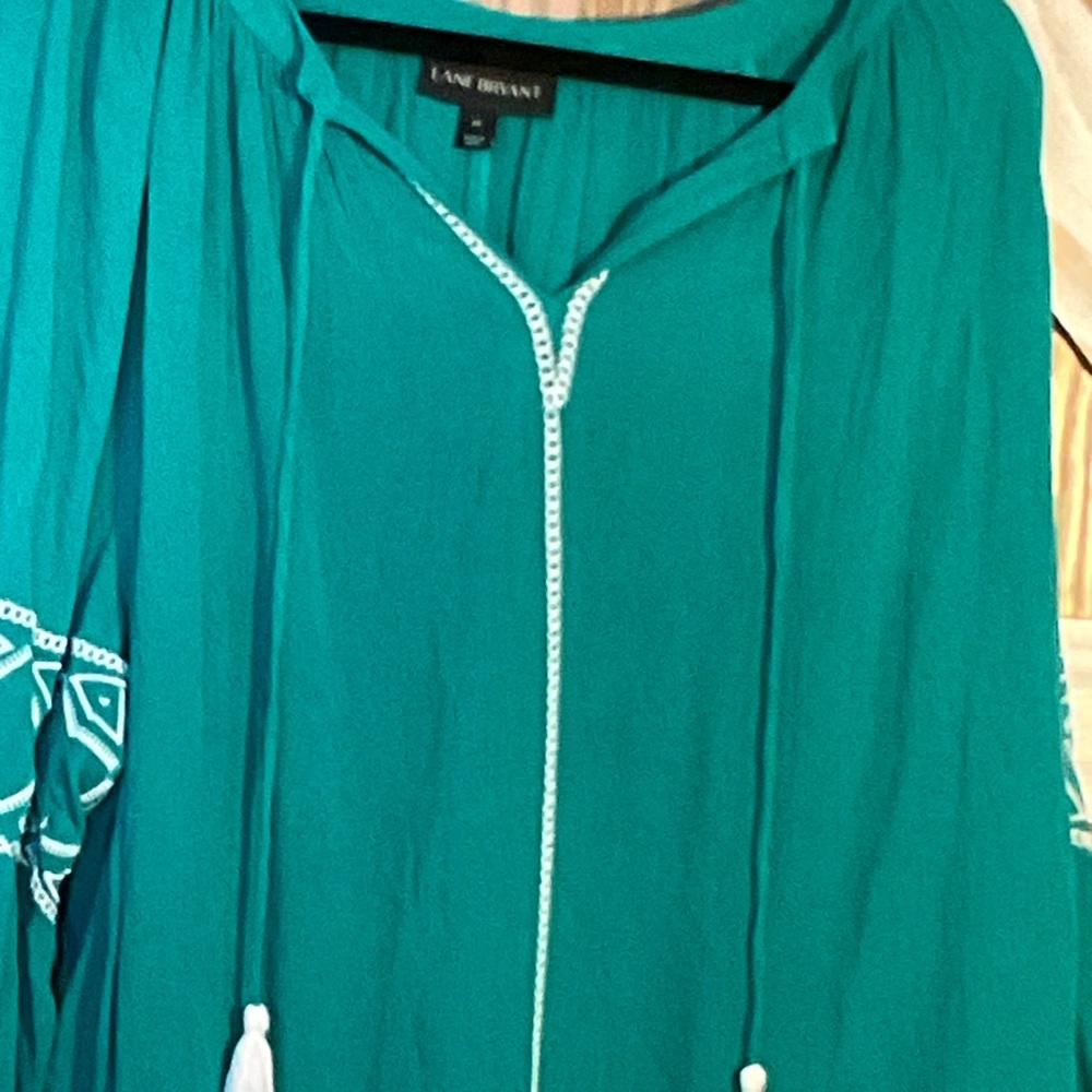 Lane Bryant Teal Blouse with White Embroidery P2P 32” Length 27”. SIZE 24 NWT - Picture 3 of 6